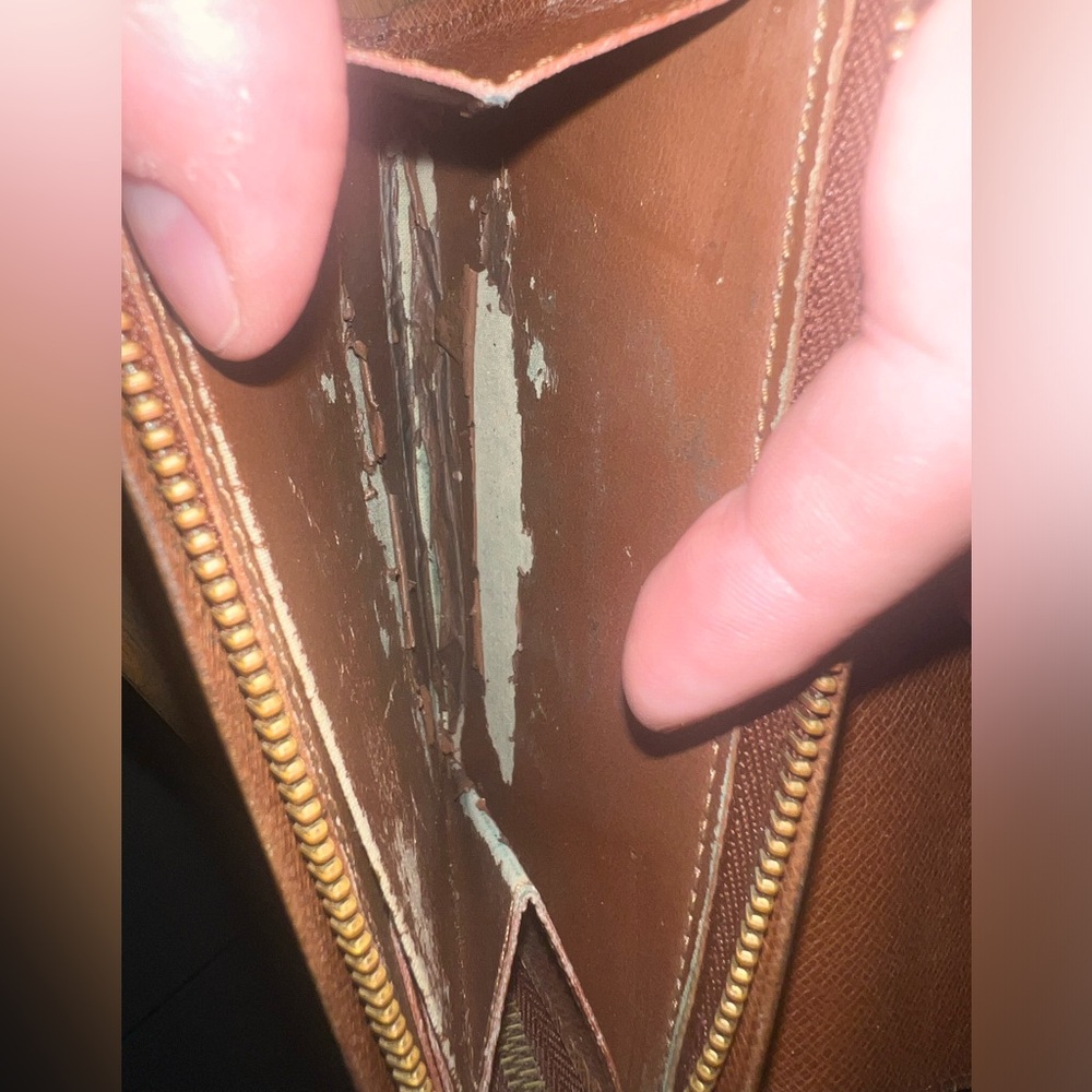 Louis Vuitton monogram compact wallet - Picture 9 of 11